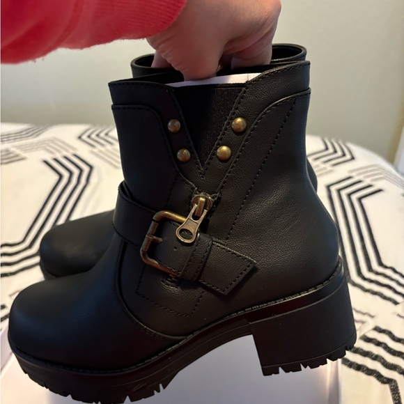 Brand new White Mountain boots with box  🥾 - Picture 2 of 6